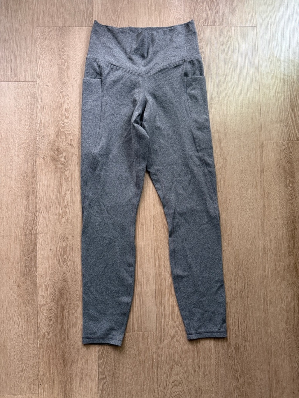 High-Waist Gray 7/8 ankle Leggings with Side Pockets